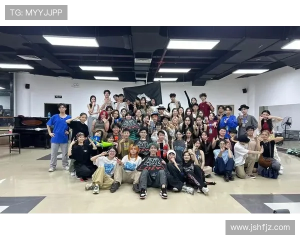 武汉街舞队的力量揭秘:街舞文化的传承与创新之旅 武汉街舞队的力量揭秘:街舞文化的传承与创新之旅