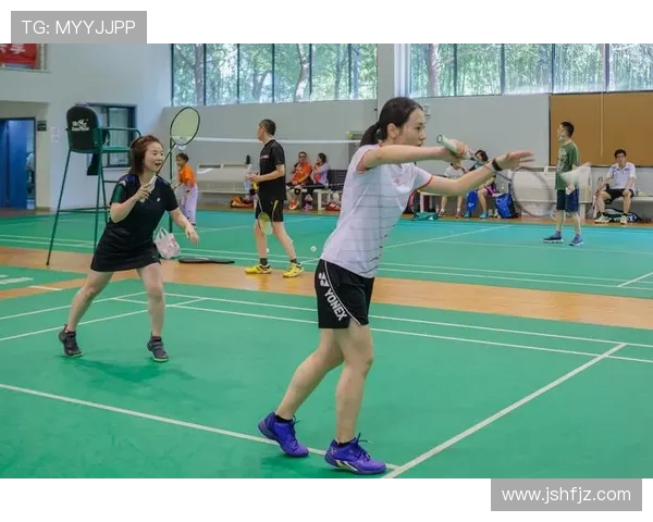 武汉羽毛球队的奋斗历程与荣耀时刻全景纪实 武汉羽毛球队的奋斗历程与荣耀时刻全景纪实