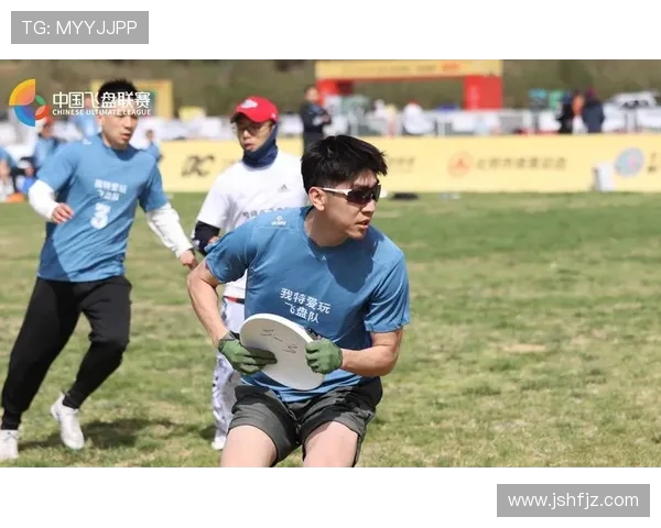 武汉飞盘队的耐力变革引发热议探索飞盘运动的新机遇与挑战 武汉飞盘队的耐力变革引发热议探索飞盘运动的新机遇与挑战