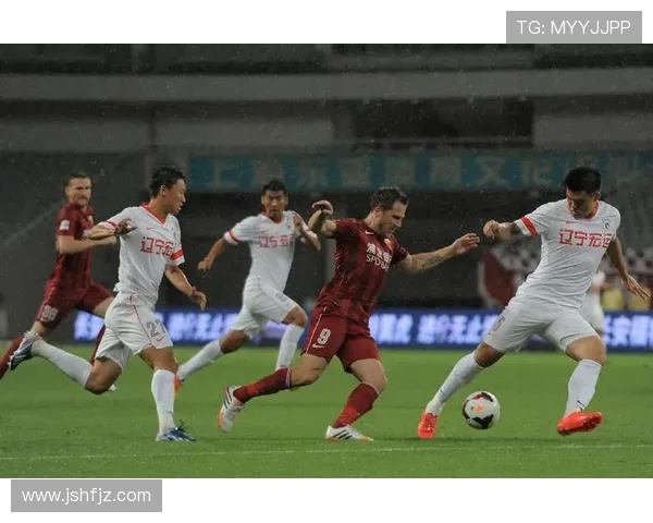 上港与辽宁宏运激战正酣争夺中超积分榜关键战役即将上演