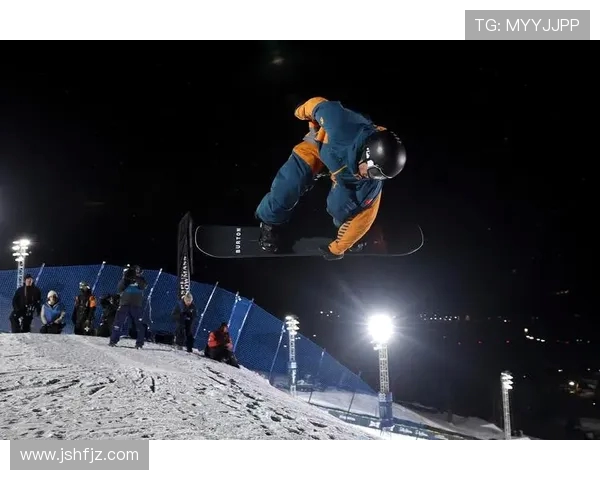 南京攀岩队在极限运动会上展现非凡实力与团队精神的精彩点评