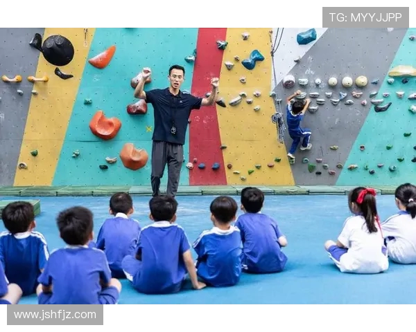 深圳攀岩队战术解析与训练策略探讨助力攀岩运动发展